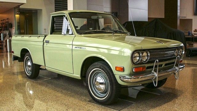 1971-Datsun-1600-521-pickup-Nissan-Herit