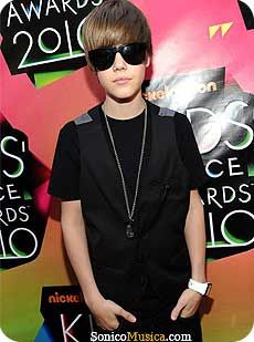 2011 Justin Bieber Wallpapers justin-bieber-34.jpg