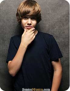 2011 Justin Bieber Wallpapers justin-bieber-56.jpg