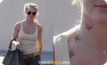 tatuajes coloridos.  Spears ha hacerse nuevos tatuajes. La princesa del pop lució coloridas 