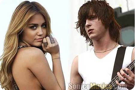 jared followill and miley cyrus. Miley Cyrus y Jared Followill
