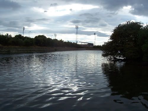 BarrowAFCsfloodlightsasseenfromTall.jpg