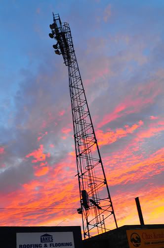 OneofthefloodlightsatBarrowAFCsgrou.jpg