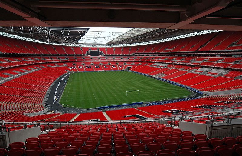 800px-Wembley_Stadium_interior.jpg