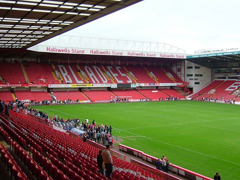 PH800px-Bramall_Lane_End.jpg