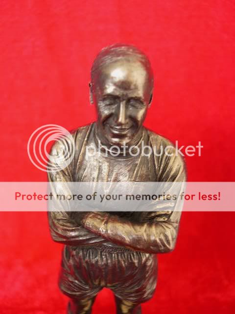 BOBBY CHARLTON MANCHESTER UNITED ENGLAND FIGURE BRONZE  